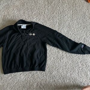 Women's Champion 1/4 zip cropped  pullover size medium